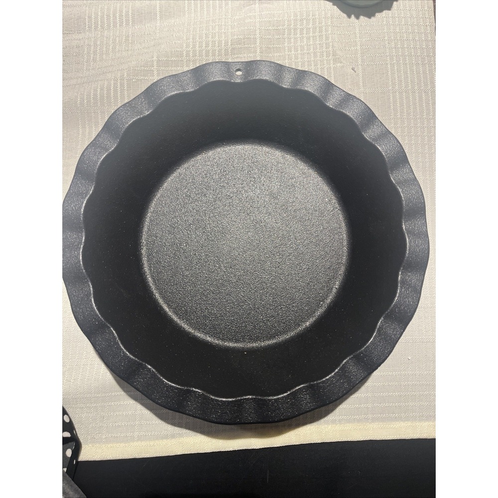 cook essentials 10 " Pie Pan Heat Safe 500 F Cast Iron Black